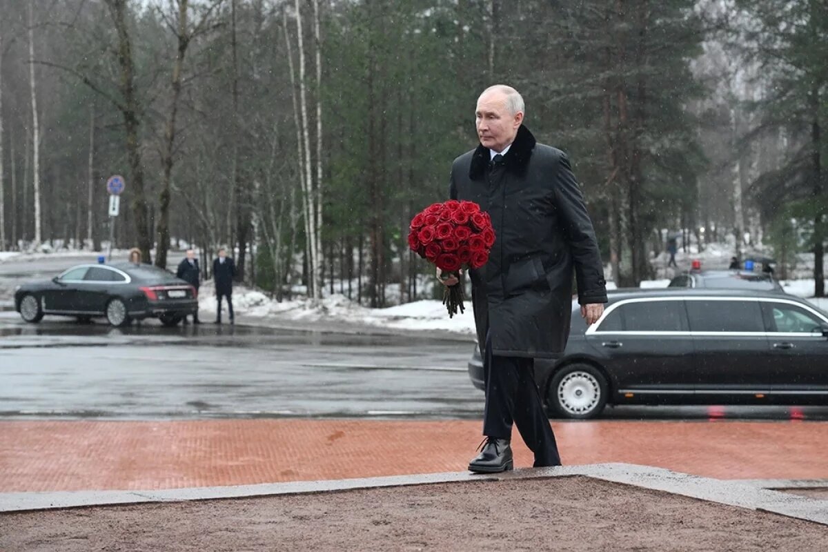    Со слезами на глазах.