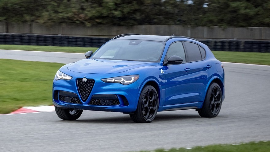    На фото: актуальный кроссовер Alfa Romeo Stelvio Quadrifoglio