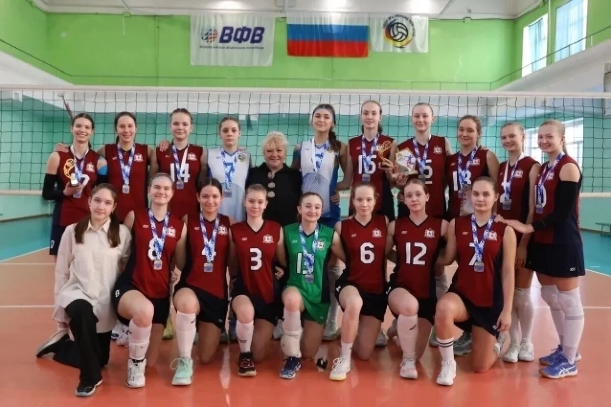    Нижегородские юношеские команды по волейболу завоевали золотые медали