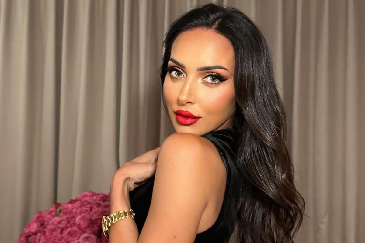    Певица Алсу Социальные сети