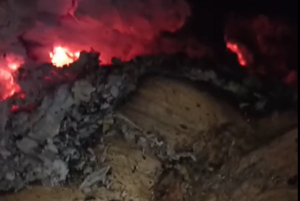 Не горит, а только едва тлеет