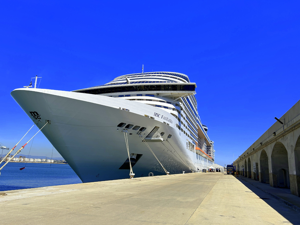 MSC Fantasia в порту Таррагоны (Испания) 10.05.2024