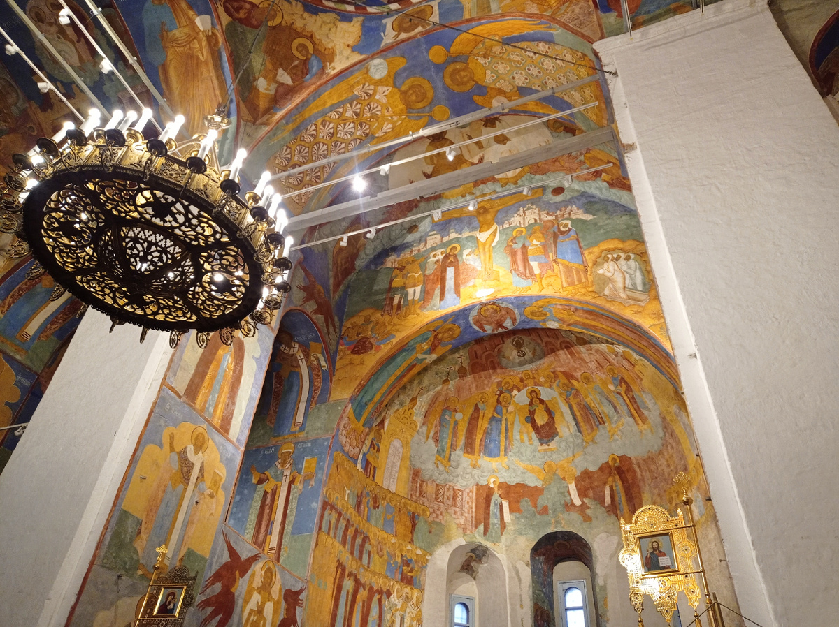 Росписи Спасо-Преображенского собора Спасо-Евфимиева монастыря - работа артели костромских мастеров под руководством Гурия Никитина. Российская живопись конца 17 века. Суздаль, Владимирская область. Фото автора статьи