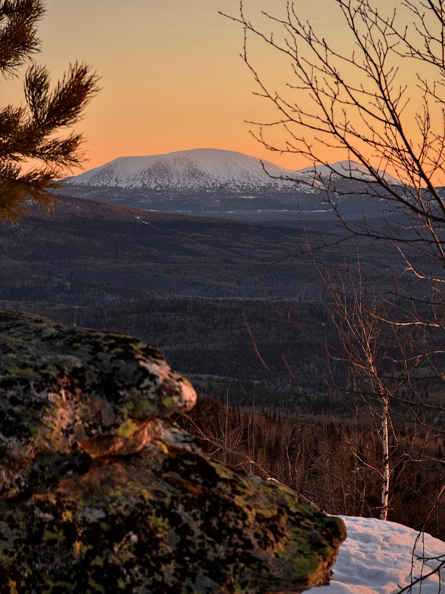 Вид на Большой Ямантау в рассветных красках.