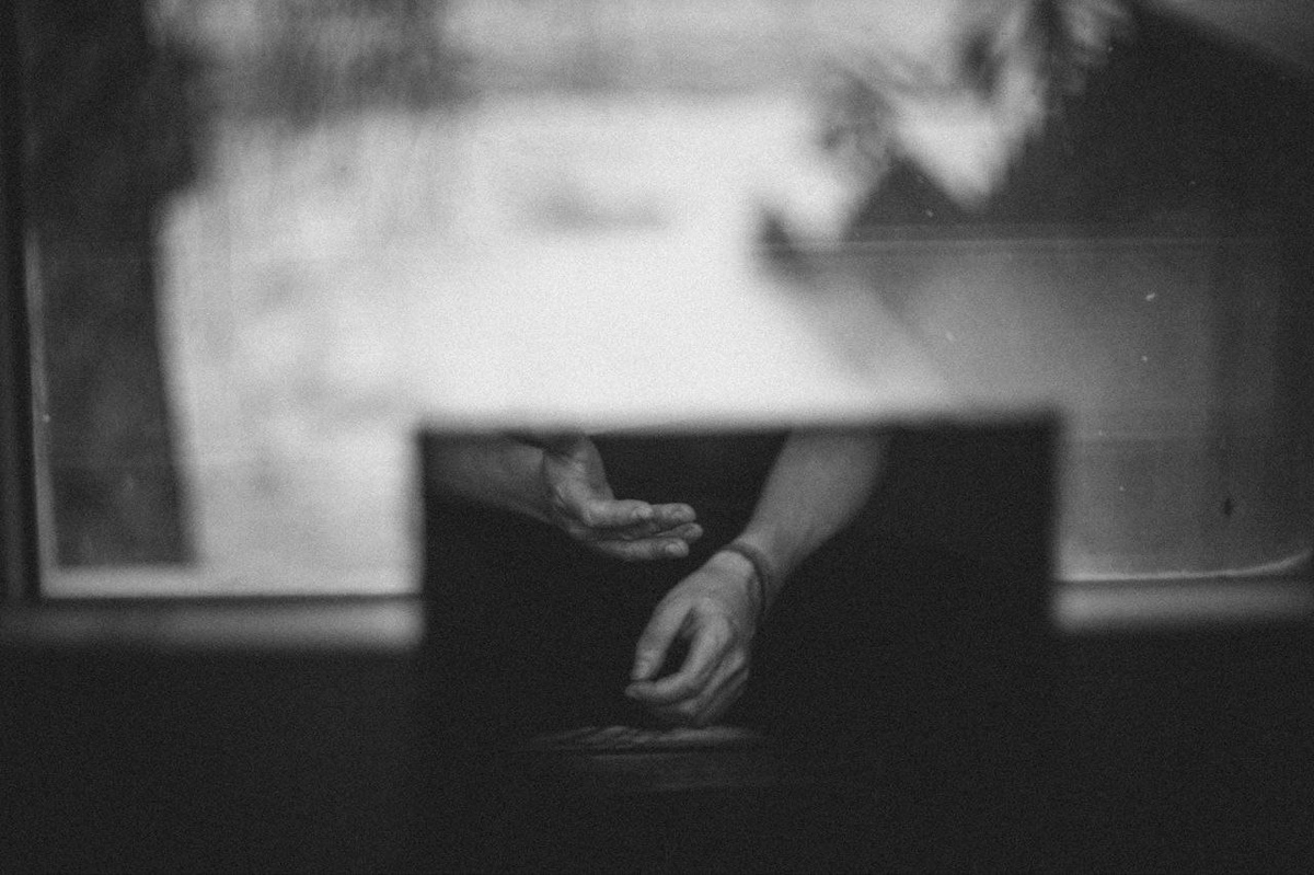 Юрий Фомиченко, стихи. Фото Вячеслава Ковалевича в Студии 312 в ГПНТБ