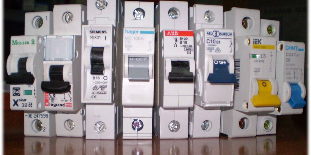 Что такое автомат защиты и как его правильно выбрать – чтобы вас не "выбило" из колеи