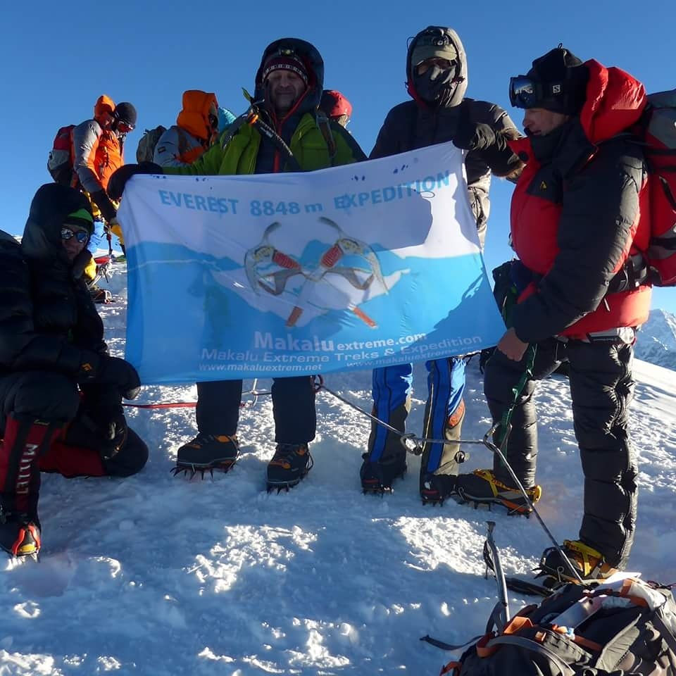 Команда Макалу Экстрим на Вершине Мера Пик 6470