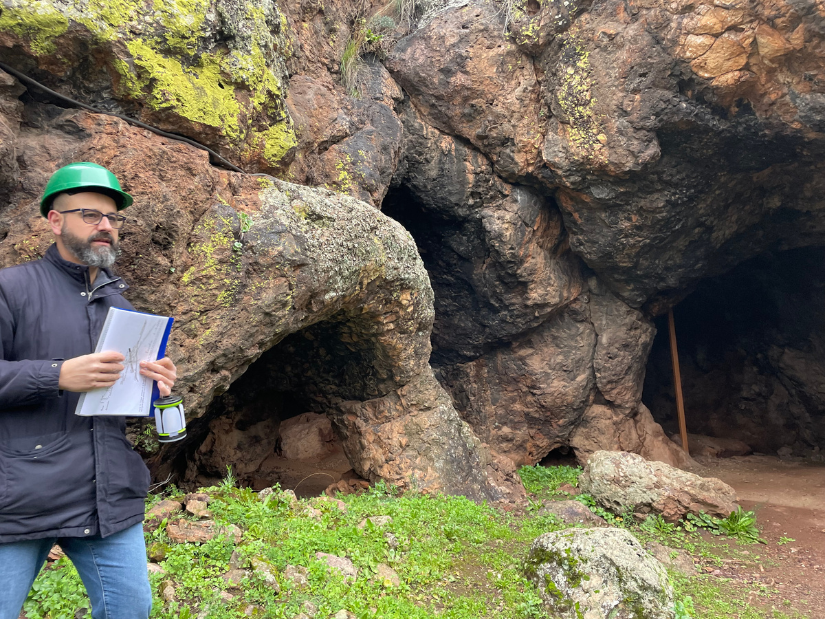 По этим фото можно примерно понять габариты этого сооружения