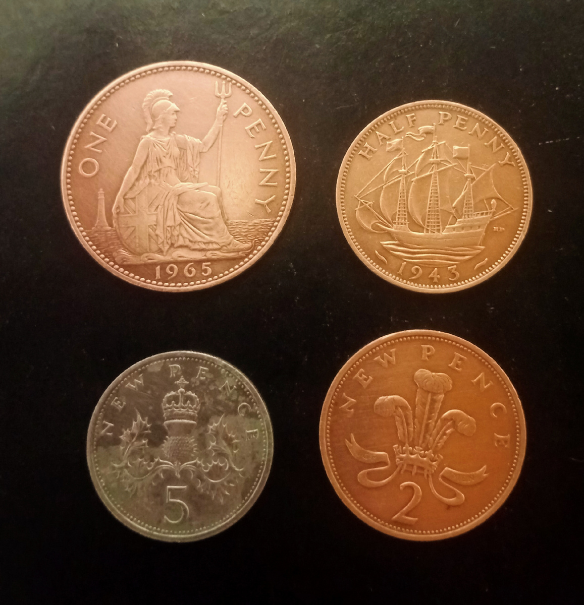 Старые и новые пенни(пенсы) Великобритании.