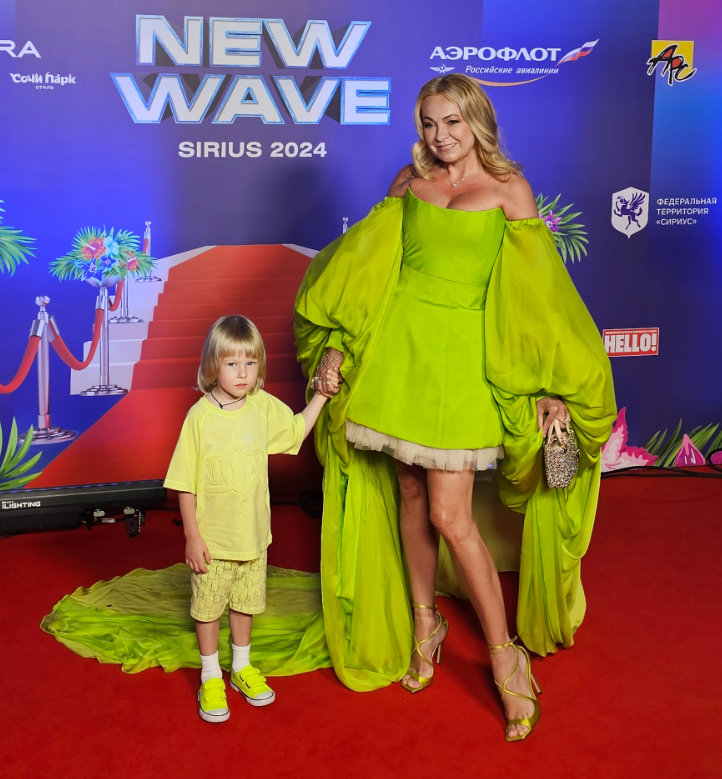 Яна Рудковская и ее младший сын Арсений. Фото: Феликс Грозданов / Клео.ру