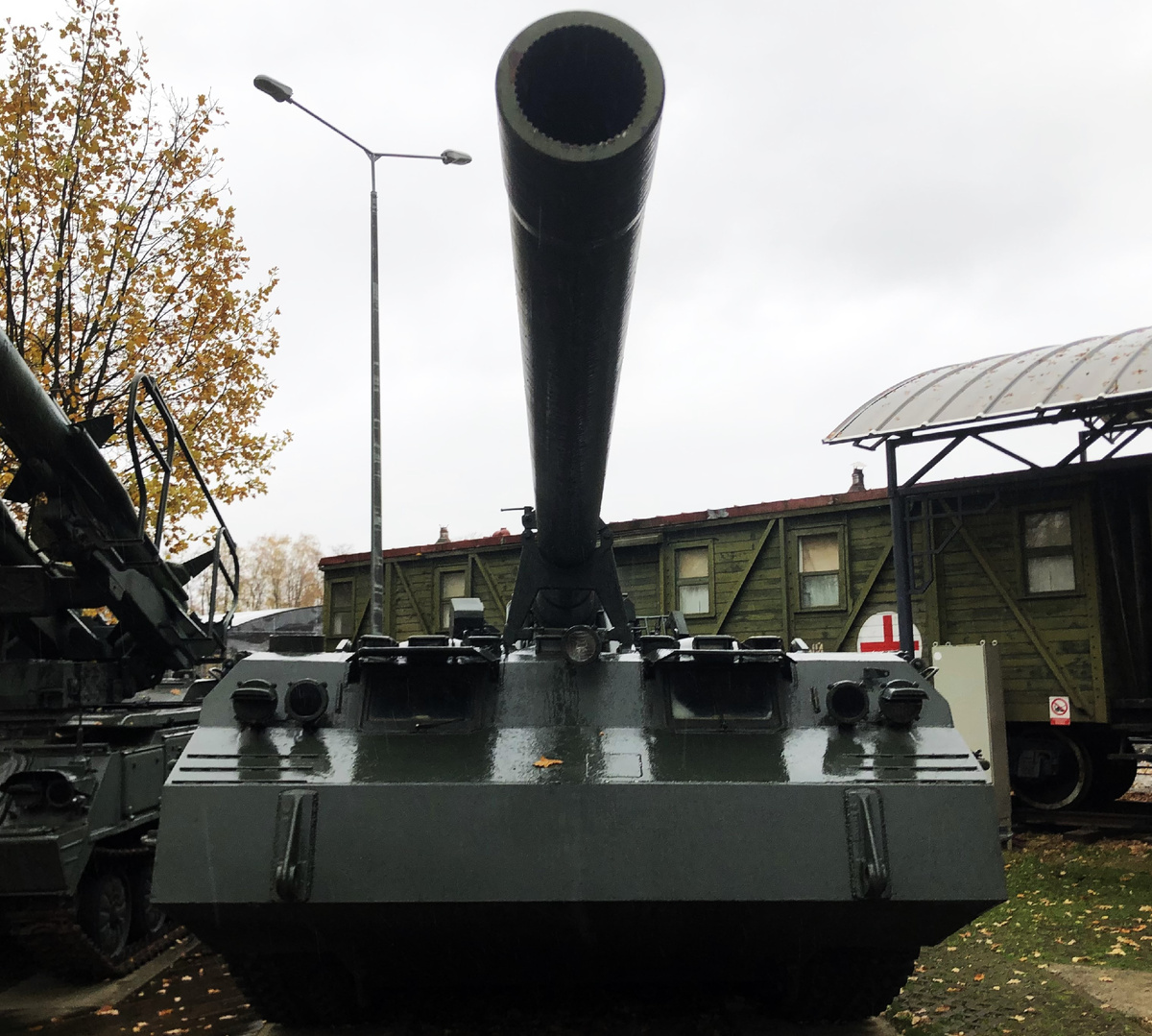 2С7 "Пион". 203,2мм самоходная пушка большой мощности.