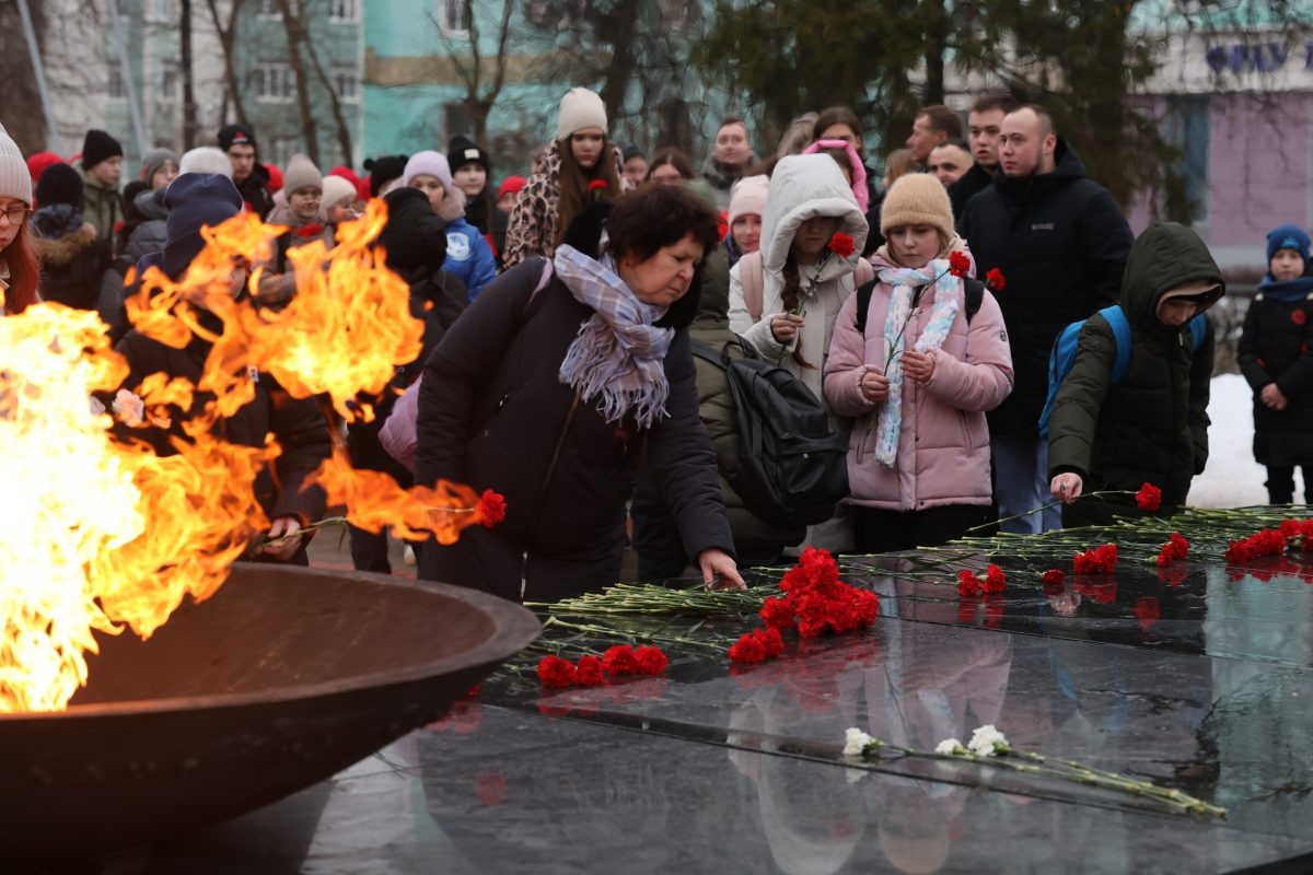    На площади Героев у Вечного огня прошел торжественный митинг