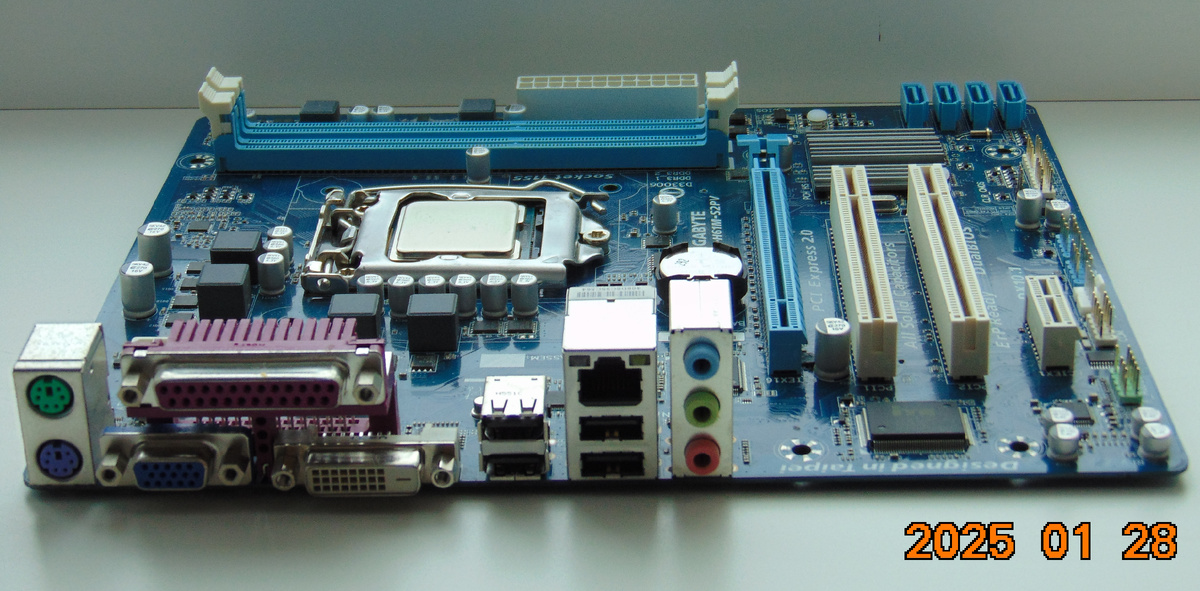 Материнская плата Gigabyte GA-H61M-S2PV