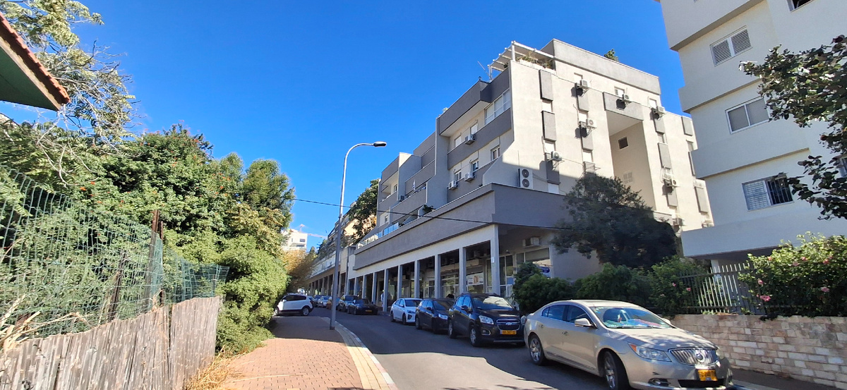 Жилые многоквартирные дома, Раанана. Фото автора