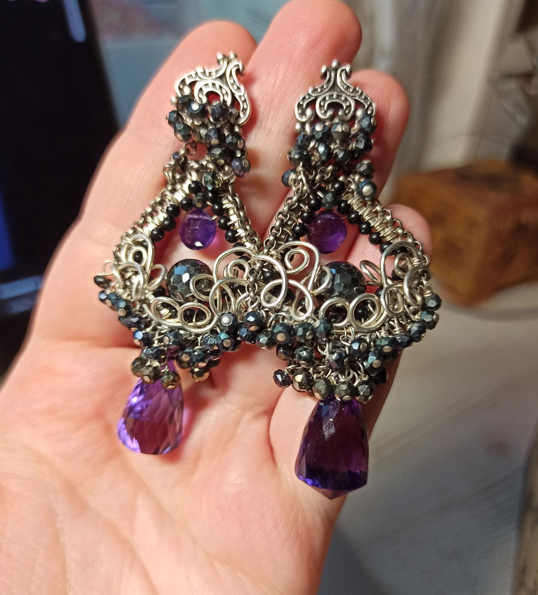 Искусственно выращенный аметистовый кварц в авторских серьгах. Моя работа, даже в конкурсе с ней участвовала (не выиграла) 