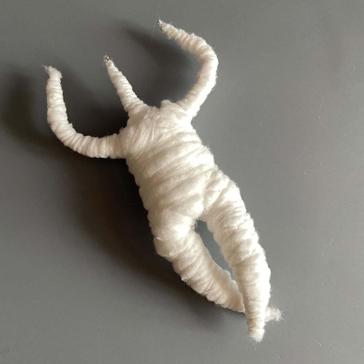 Каркас ватной игрушки. Будет парень в широких одеждах.