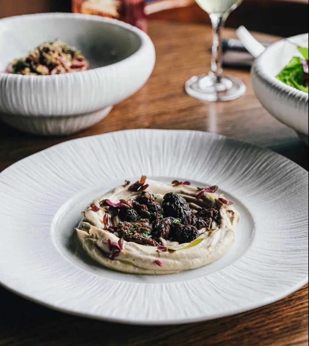 Фото: Хумус из каштанов со сморчками в Viva&Adventura