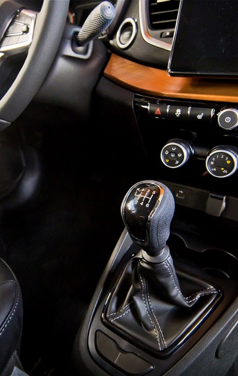 На АвтоВАЗе уже приступили к серийной сборке Веста НГ с новой шестиступенчатой механической трансмиссией