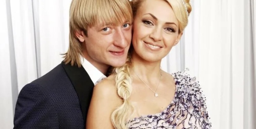 На фото: Евгений Плющенко и жена Яна Рудковская 