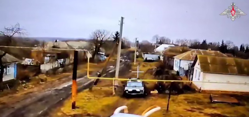    Минобороны показало кадры из освобожденного курского села. Источник: Кадр из видео