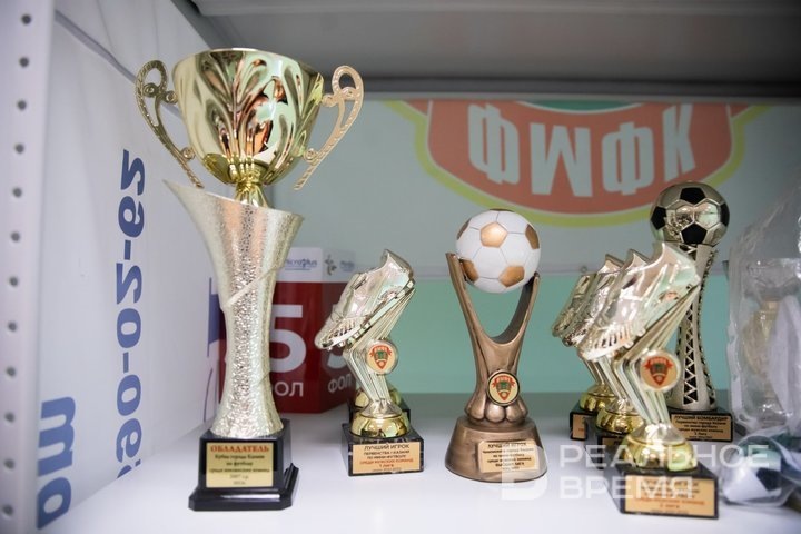 Трофеев в республиканском футзале предостаточно. Руслан Ишмухаметов / realnoevremya.ru