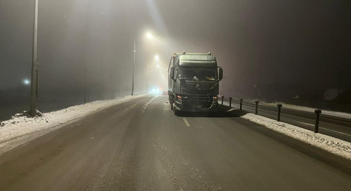 Дтп город оренбург. Митсубиси аутлендер дтп. Дтп на шарлыкском шоссе оренбург сегодня. Дтп город оренбург. Дтп город оренбург.