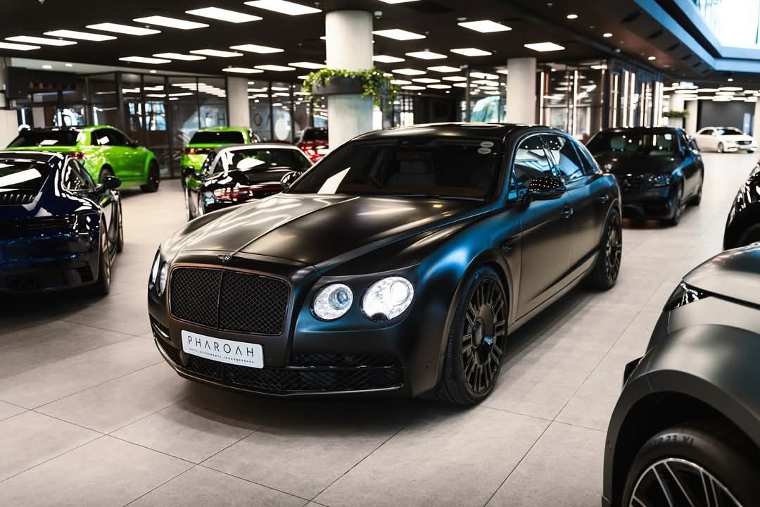 Автомобиль Бентли Flying Spur