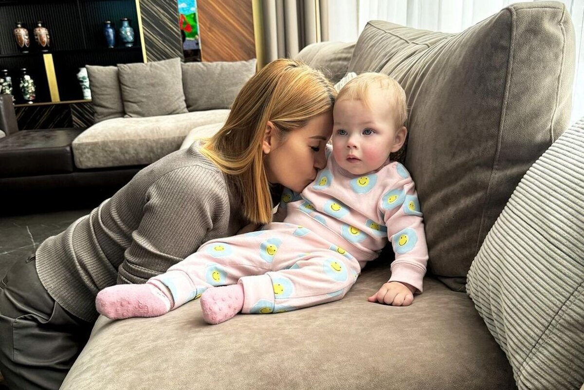    Ольга Орлова с дочкой Социальные сети