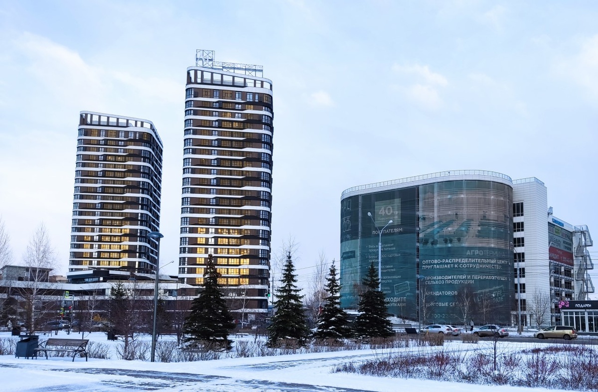     По данным портала недвижимости, в 2024 году Красноярске средняя стоимость квартиры в новостройке составила 7,4 млн рублей, а стоимость квадратного метра – 132 тыс. рублей. Для сравнения, в целом по России квартира стоила 8,5 млн рублей, квадратный метр – 167 тыс.