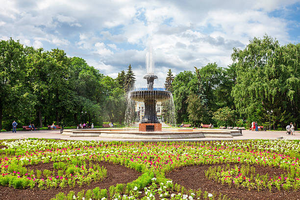 Этот фонтан — центр дендропрка на ул. 8 Марта!