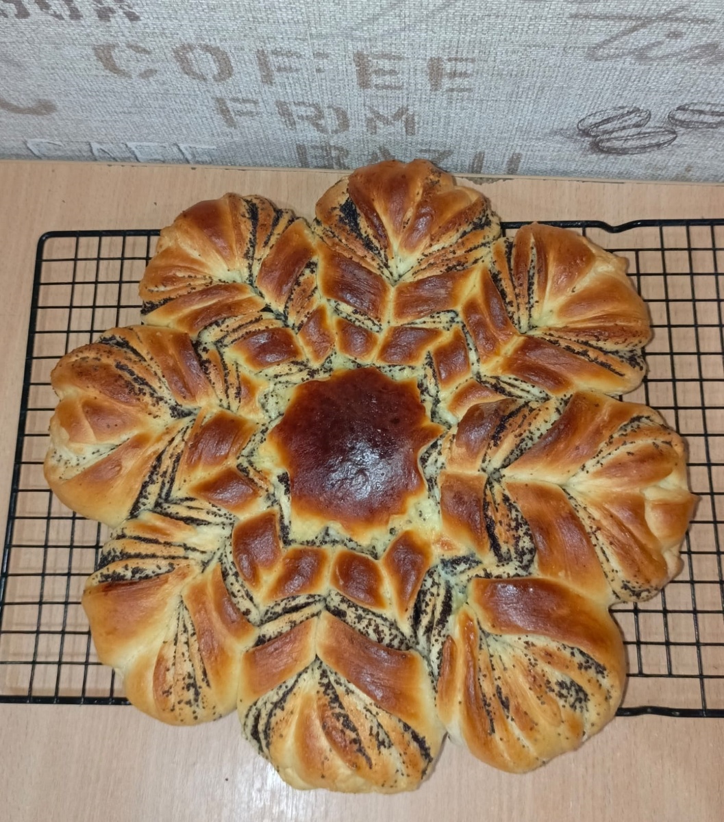 Фото из архива А. Мурадян. Отрывной пирог всегда выглядит эффектно.