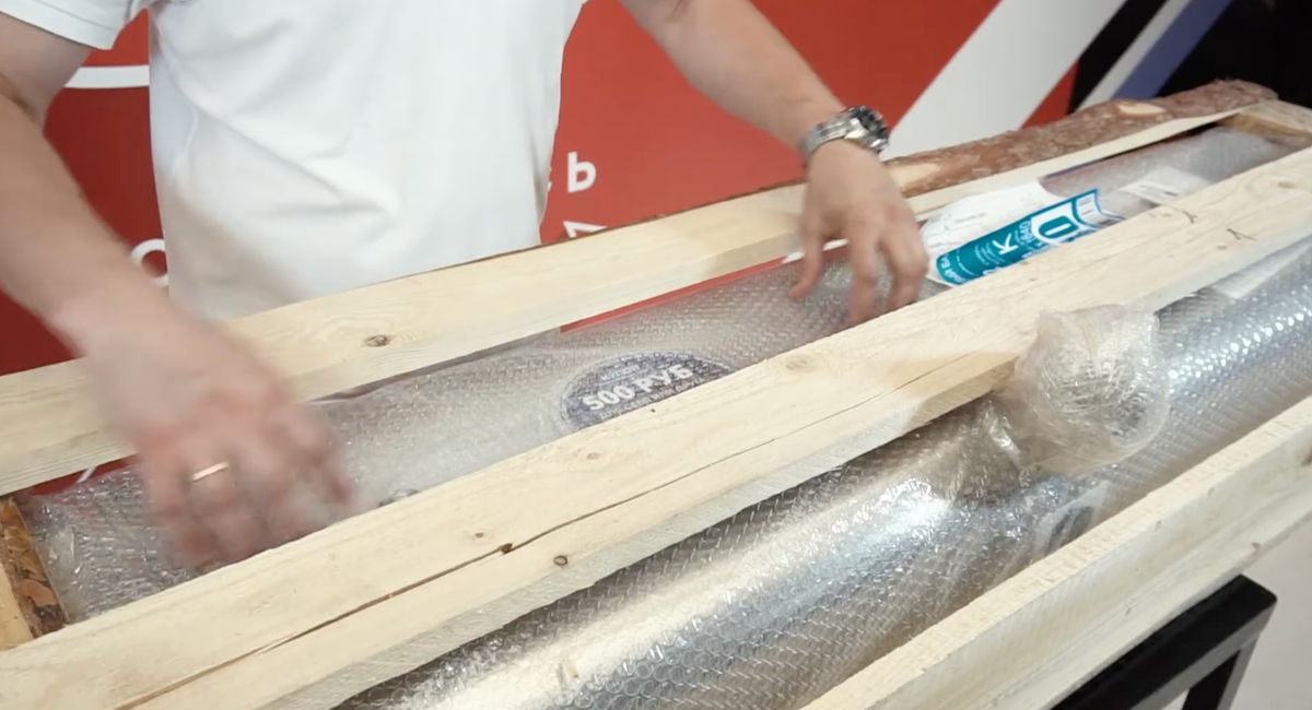 Каждый бак упакован в деревянную обрешетку и пузырьковую пленку, обеспечивая защиту от повреждений при транспортировке. Завод предоставляет деревянную обрешетку бесплатно на алюминиевые баки!