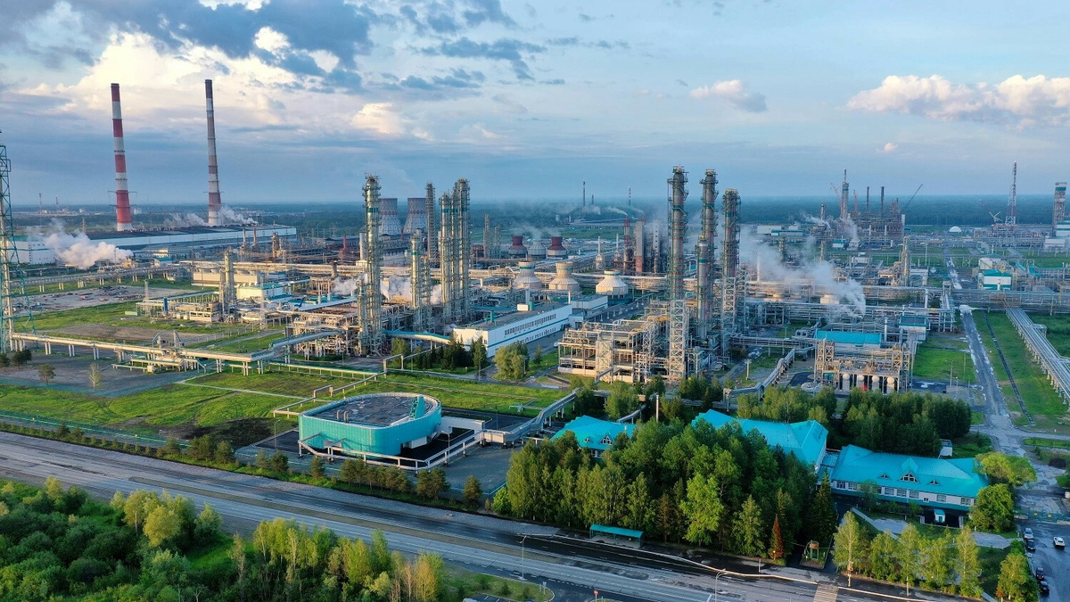 ООО "ЗапСибНефтехим" в Тобольске