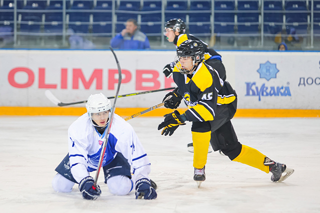Тверские хоккеисты прервали серию неудач