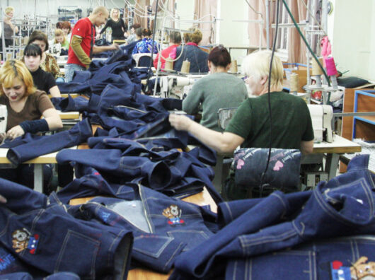    швейная фабрика «Глория Джинс» (Фото: Валерий Матыцин / ТАСС)