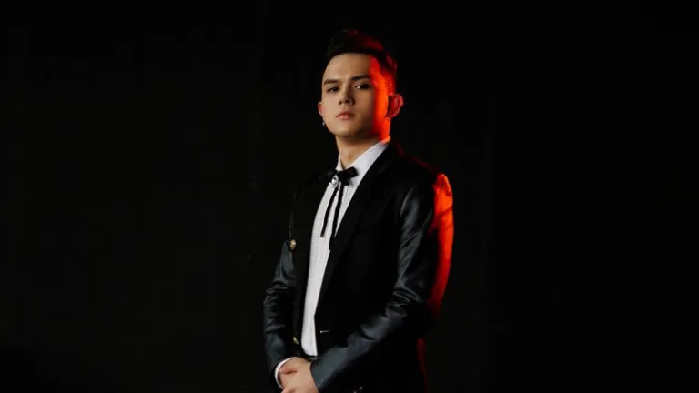 Манни из VARSITY / Источник фото: soompi.com