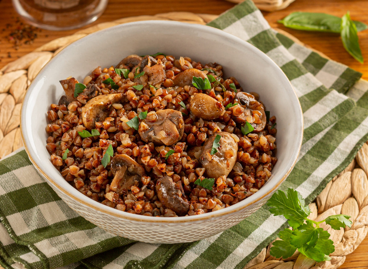 Простая гречка с грибами в ресторане «Любовь & Борщ»