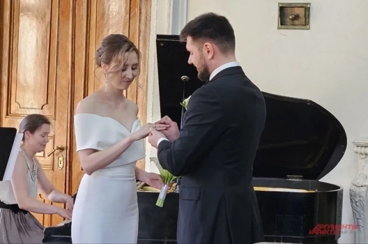    В честь юбилея города мэр Ижевска будет лично поздравлять с бракосочетанием