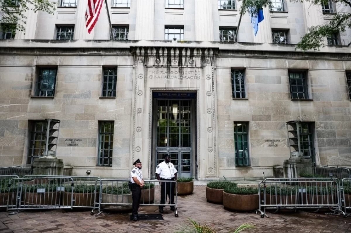    Из Минюста США уволили сотрудников, участвовавших в преследовании Трампа