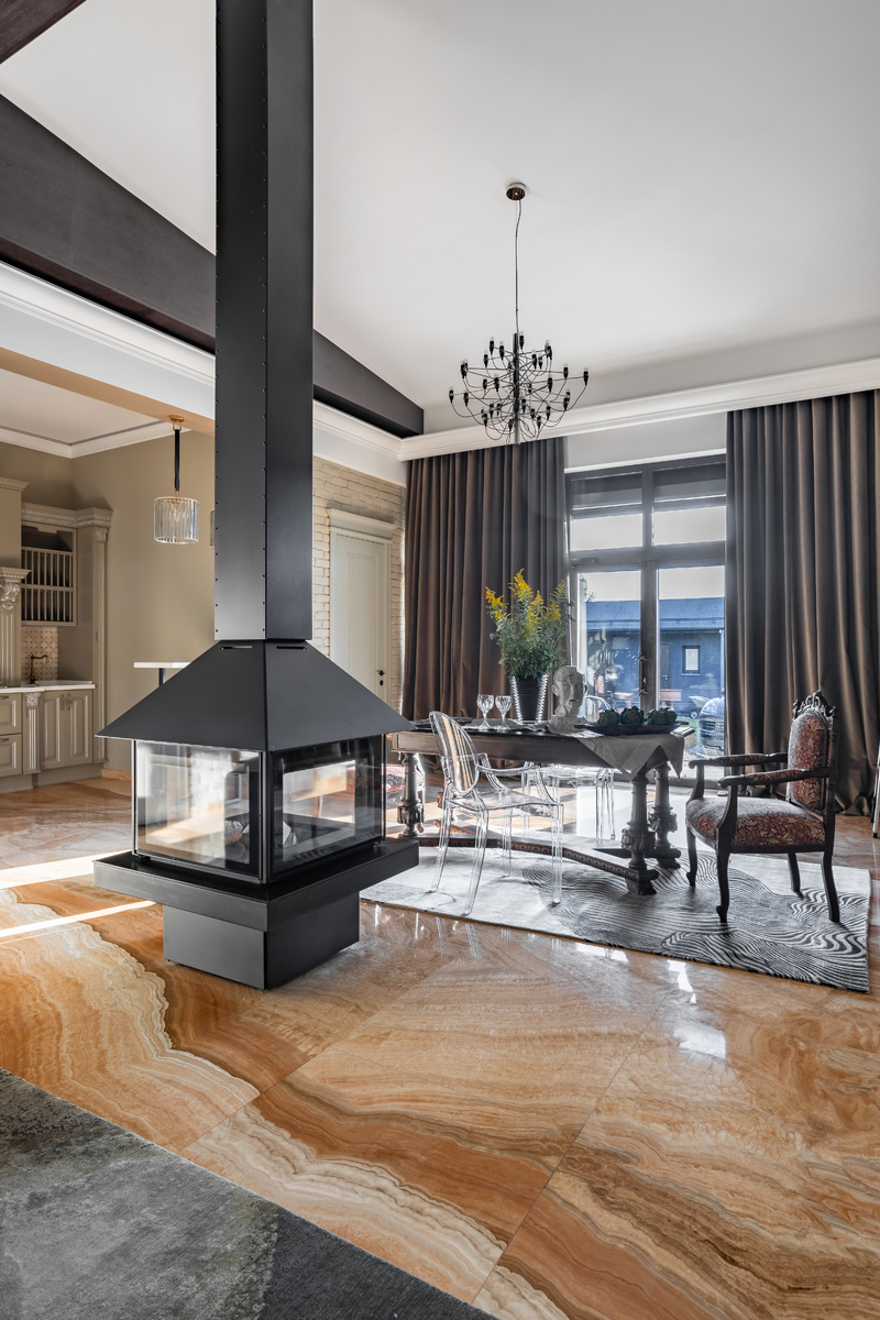 Дровяной камин "Эклипс Островной гигант". Производство: компания "ЭкоКамин", Россия