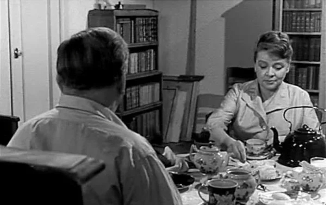 Семейные чаепития, обязательным атрибутом которых был сервиз!