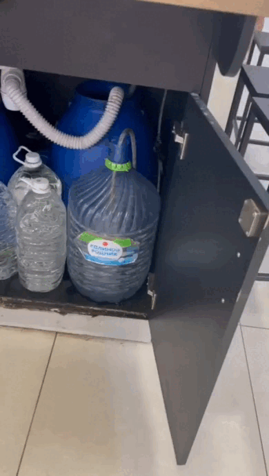 Когда от воды конструкция пришла в негодность и надо отремонтировать