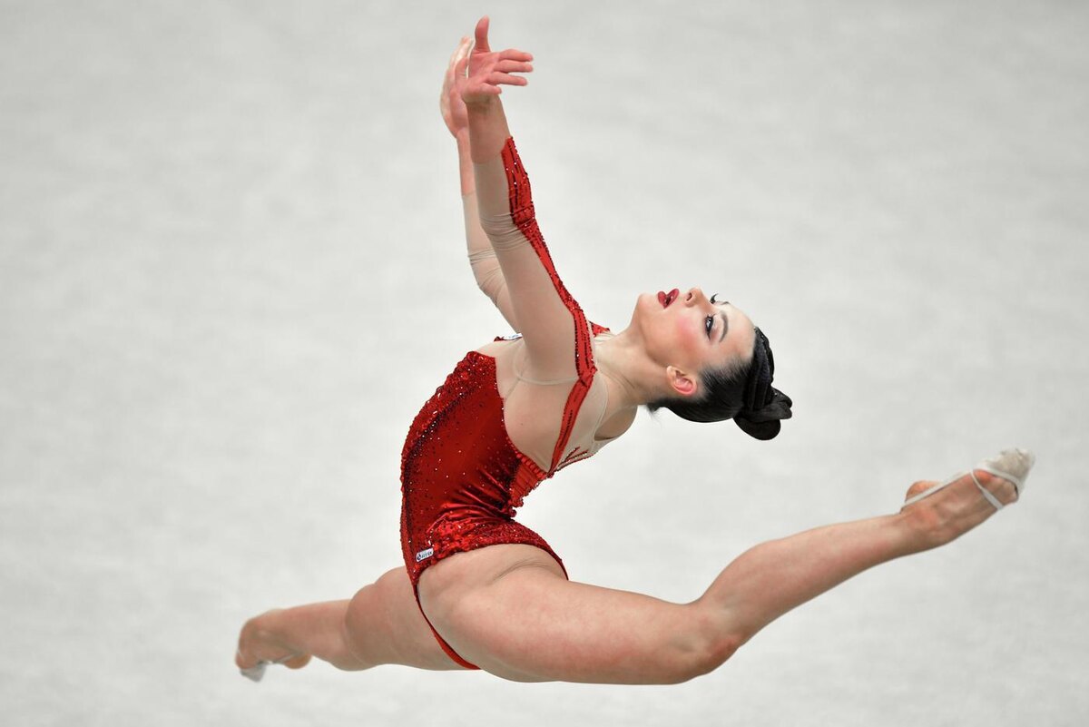 Лала Крамаренко на финале Кубка России по художественной гимнастике в Екатеринбурге. Павел Лисицын / @РИА "Новости"
