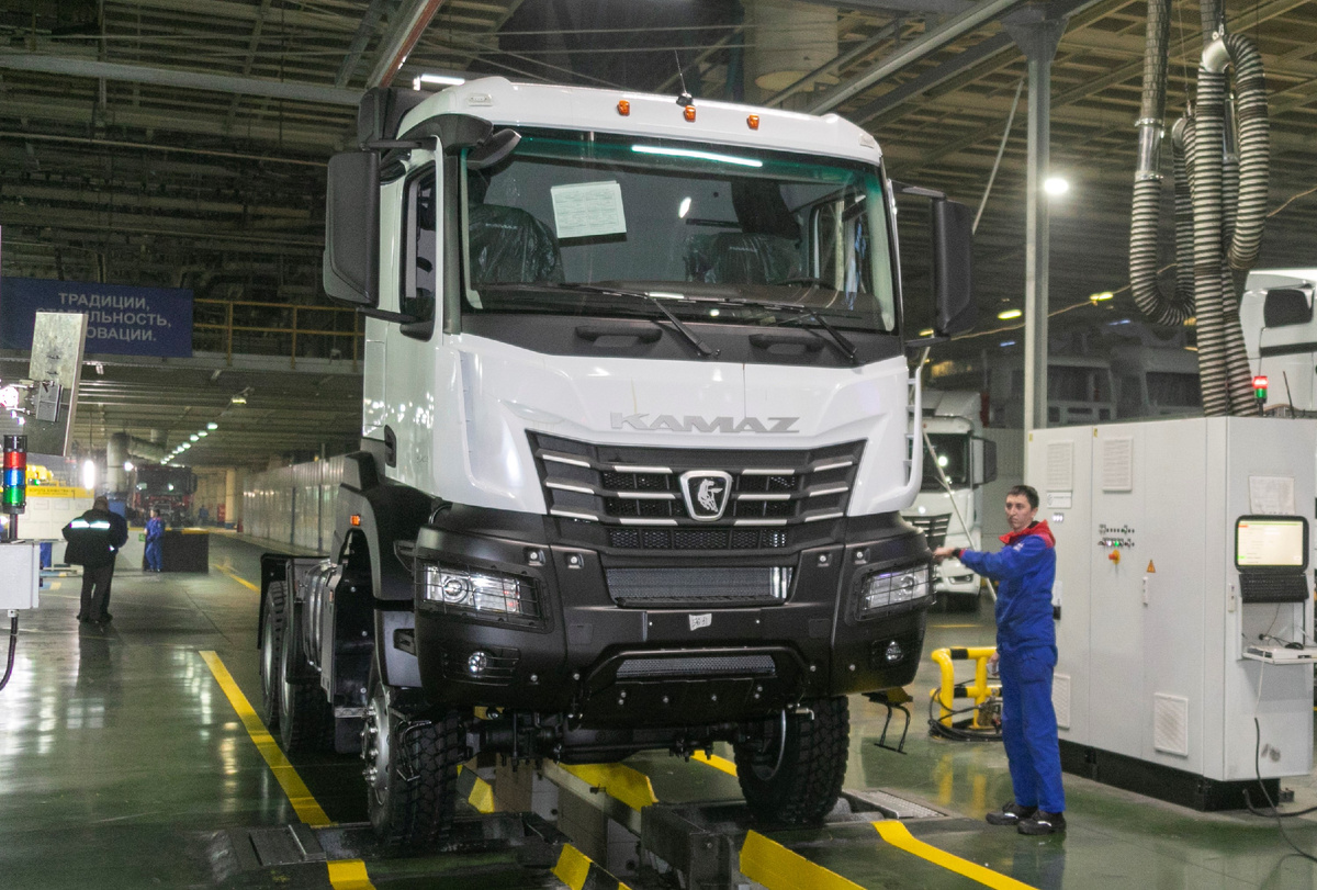 КамАЗ-65955 - антисанкционное исполнение седельного тягача теперь на конвейре завода в Набережных Челнах!