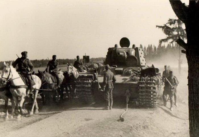 Экранированный танк КВ-1 выпуска июня 1941 года с заводским номером М-4793