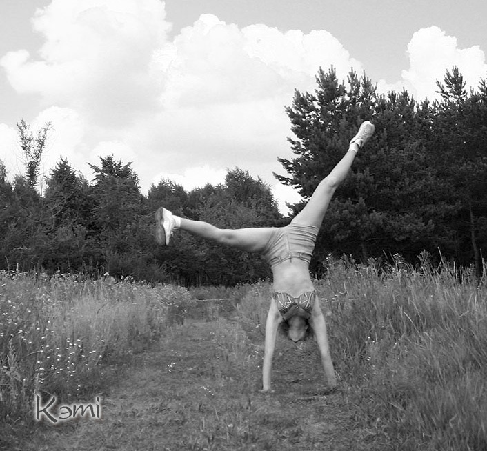 Когда-то я была такой. Это я разминаюсь после рождения детей.