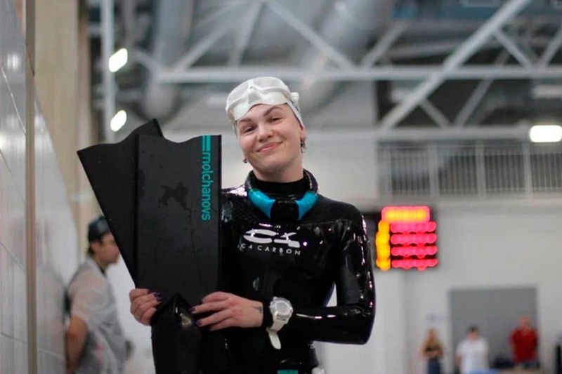    Евгения Данилова смогла погрузиться в ластах на 116 метров и заняла первое место. В другой дисциплине Мария Пашнина нырнула на 115 метров и выиграла бронзовую медаль.