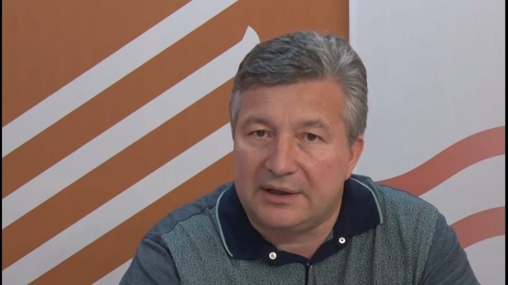    Леван Микаа.