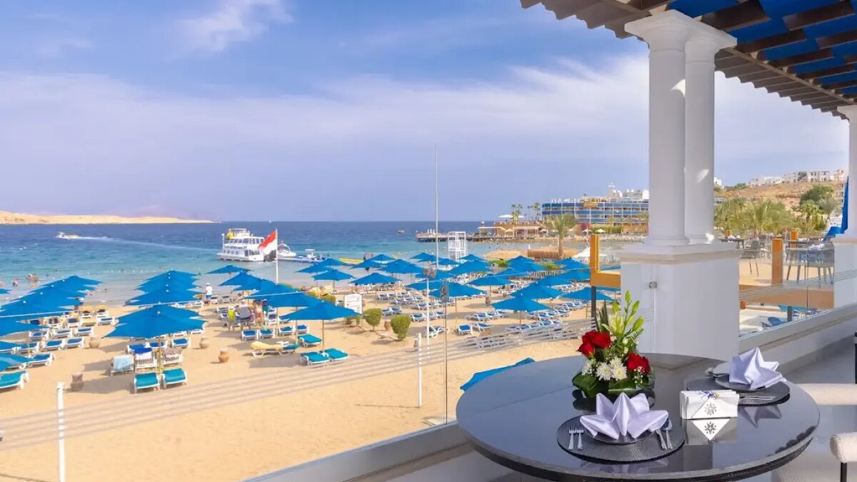 Вид из отеля Naama Bay Suites&Spa.