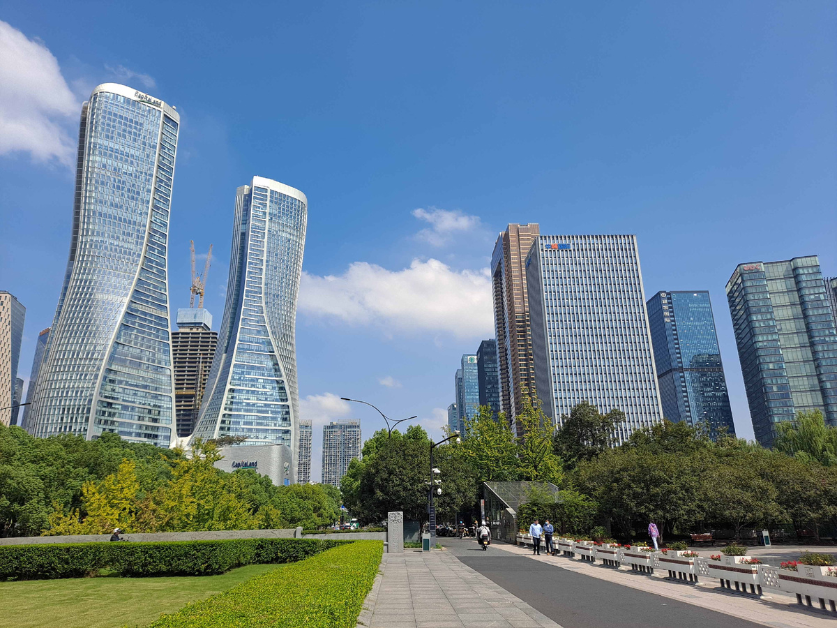 Ханчжоу: в этом городе создаётся китайский ИИ. Изображение: EditQ, CC BY-SA 4.0, commons.wikimedia.org